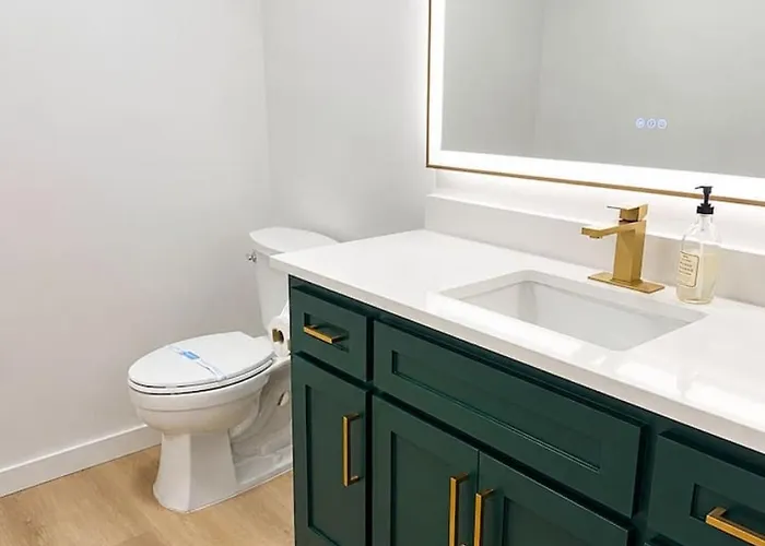 Luxury South Retreat With Hot Tub And King Size Beds Holiday home *