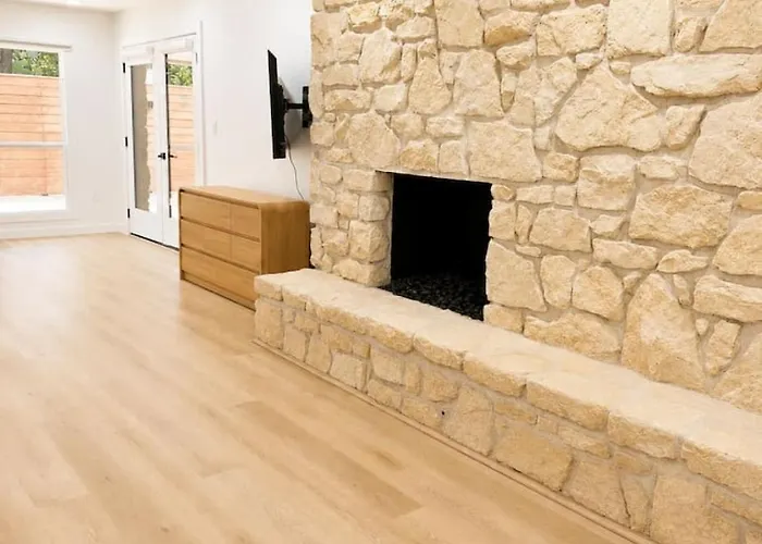 Luxury South Retreat With Hot Tub And King Size Beds *