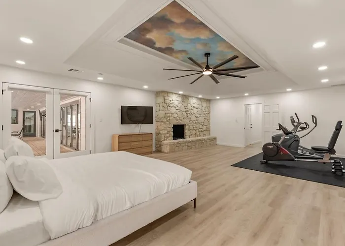 Holiday home Luxury South Retreat With Hot Tub And King Size Beds Tulsa