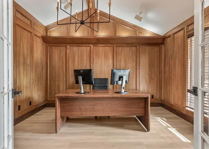 Luxury South Retreat With Hot Tub And King Size Beds *