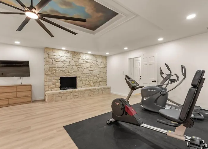 Luxury South Retreat With Hot Tub And King Size Beds Holiday home Tulsa